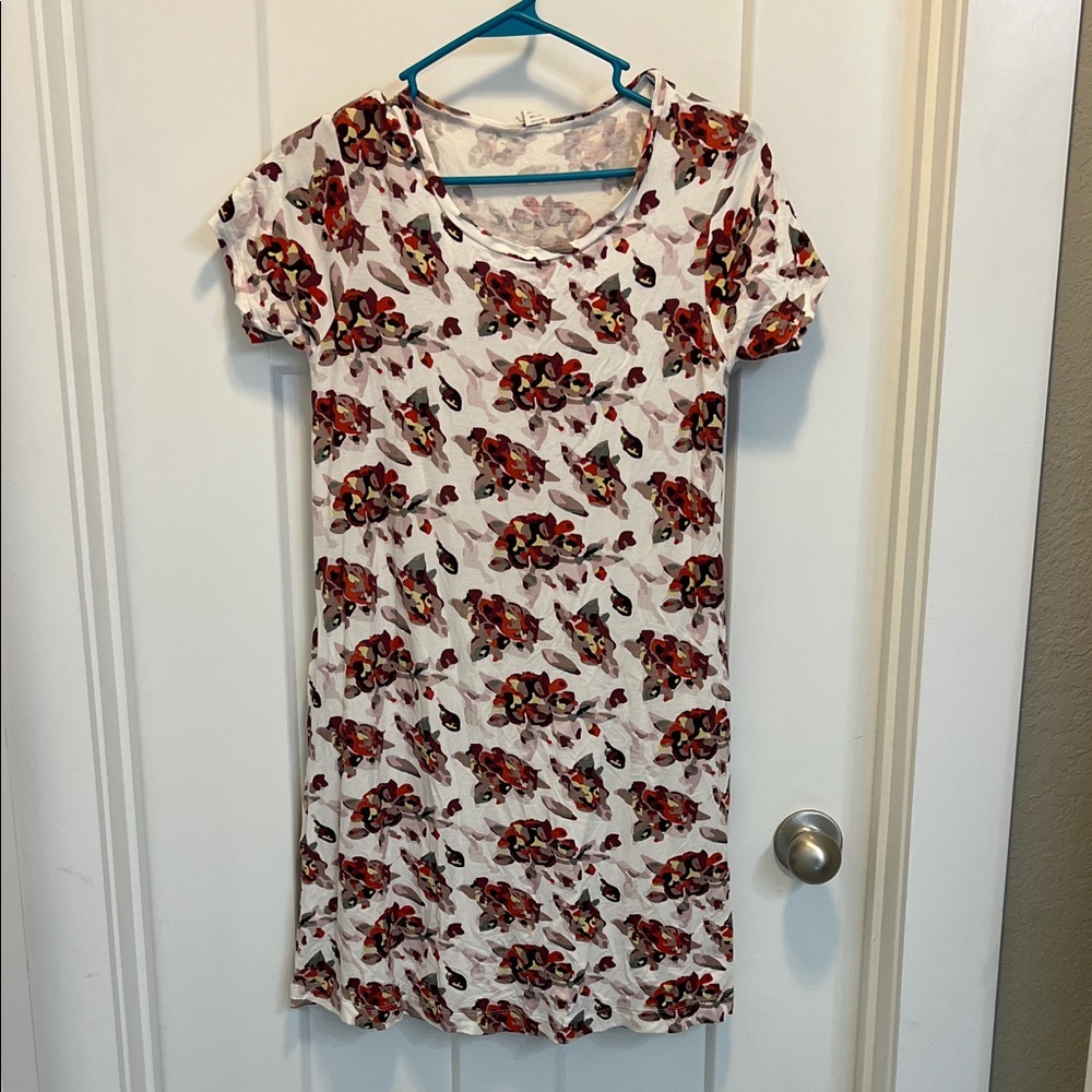 Kate Quinn floral women’s night shirt